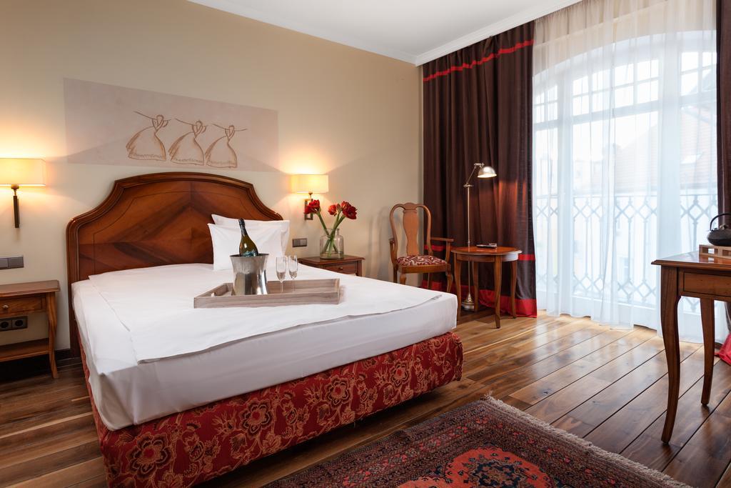 Hotel Rejs 우스트카 외부 사진